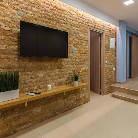 La Petit Maison Apartment *